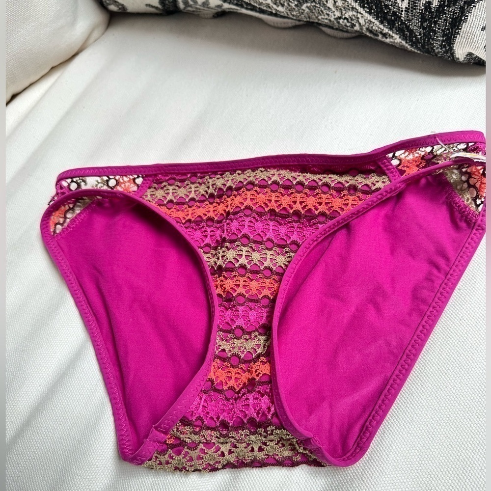 BECCA by Rebecca Virtue Becca Virtue Hipster Bottom, XS/XP Pink Crochet 3477 - Picture 9 of 11
